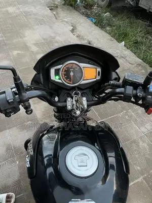 হিরো ইনিগটর ২০১৮ কালো