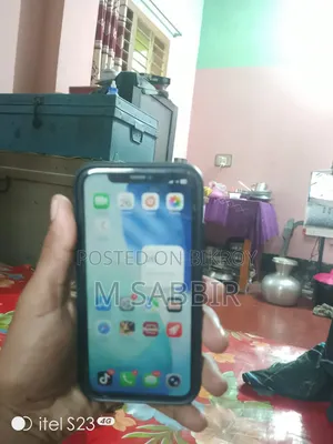 অ্যাপল আইফোন ১১ ৬৪ জিবি হোয়াইট