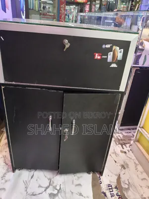 Mobile Display Desk