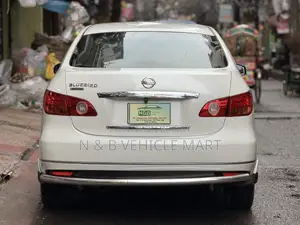 নিসান ব্লুবার্ড সিলফি ২০০৬ পার্ল