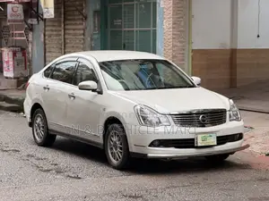 নিসান ব্লুবার্ড সিলফি ২০০৬ পার্ল