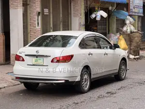নিসান ব্লুবার্ড সিলফি ২০০৬ পার্ল