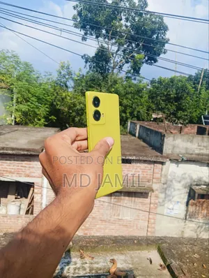 Motorola Moto G85 128 GB Yellow