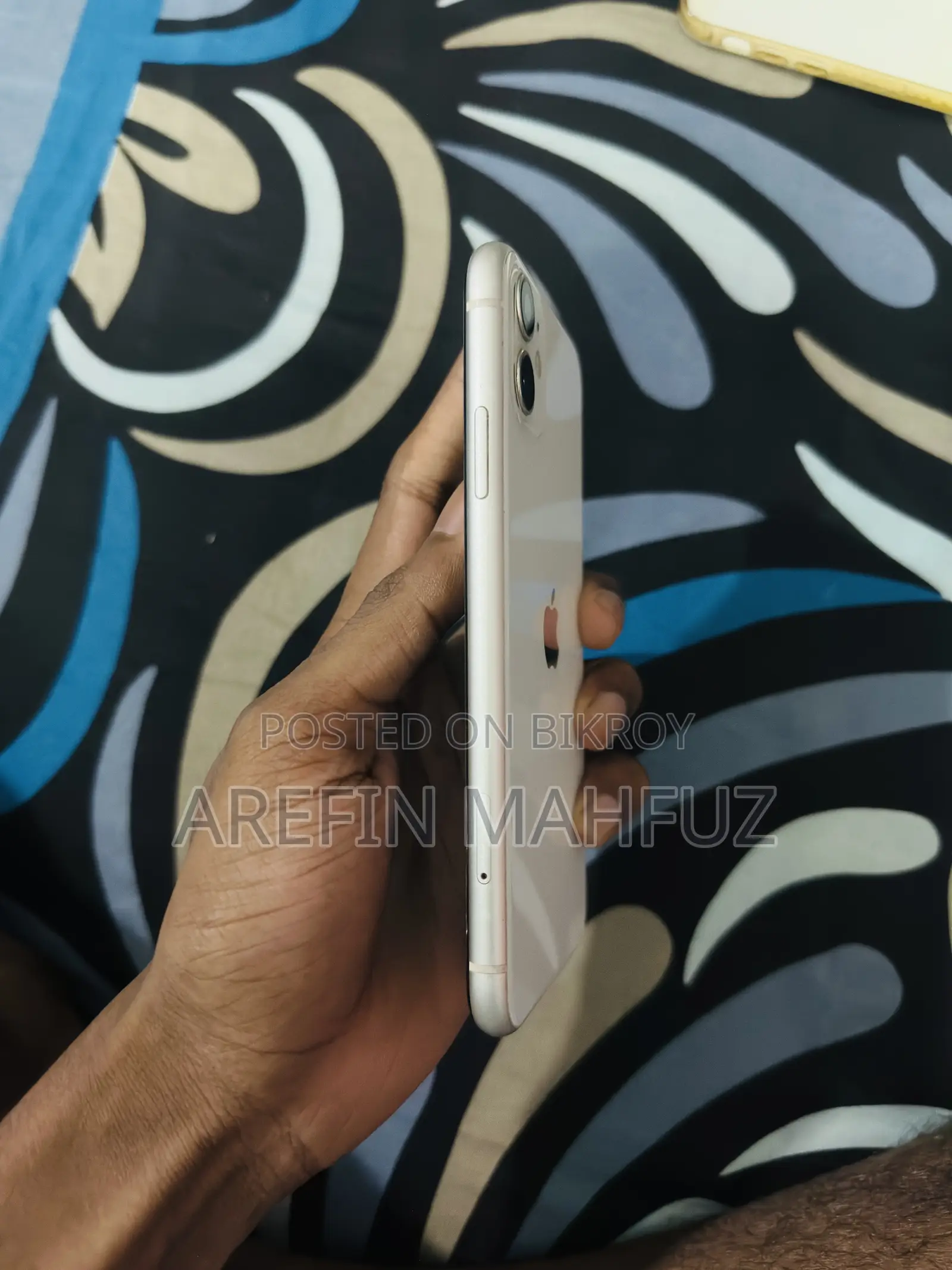 অ্যাপল আইফোন ১১ ১২৮ জিবি হোয়াইট