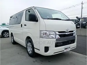 Toyota HiAce 2022 White