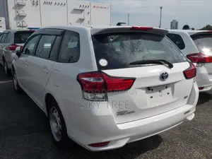 Toyota Corolla Fielder 2021 White