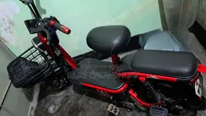 মোটরসাইকেল ২০২২ লাল