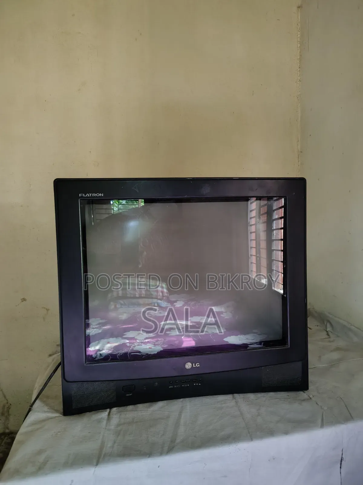 LG CRT Flat TV