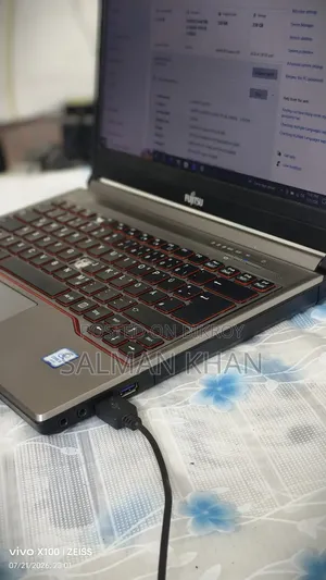 Laptop Fujitsu Lifebook E746 8GB Intel Core i5 SSD 256GB