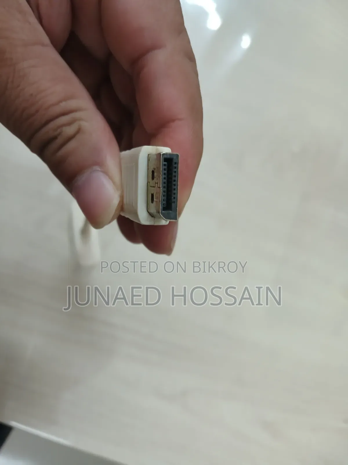 Displayport to VGA Converter