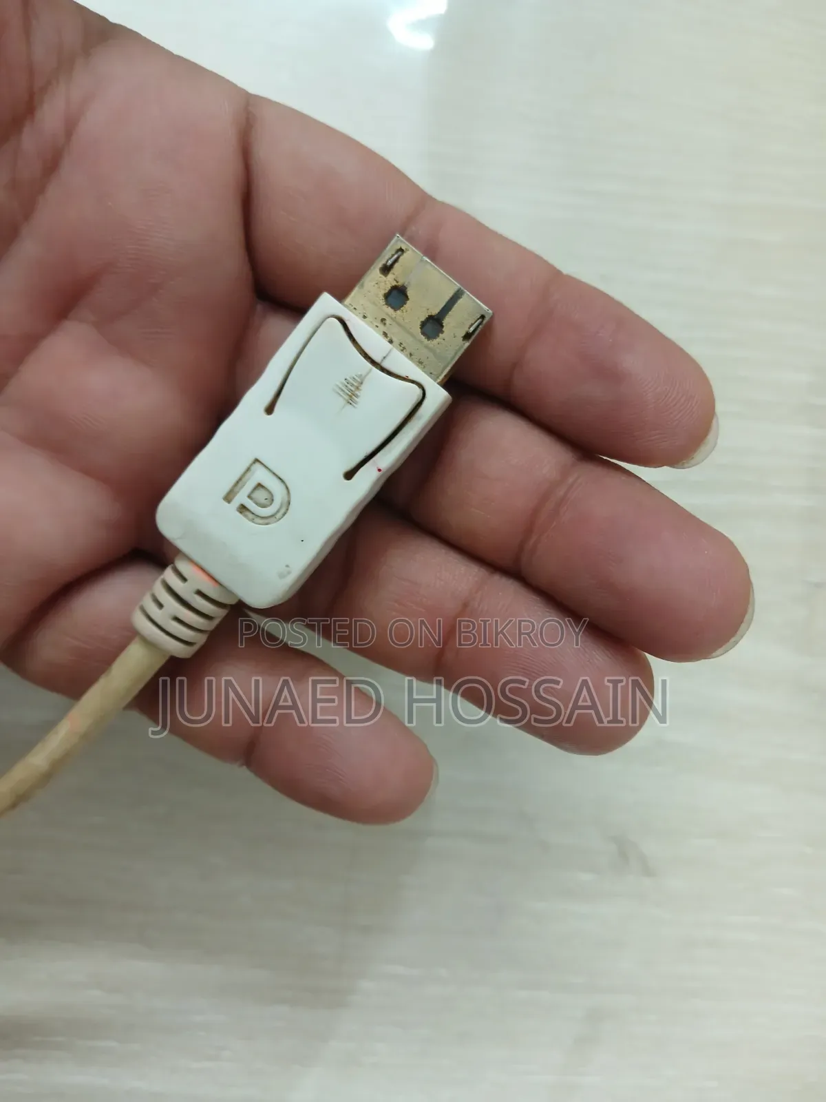 Displayport to VGA Converter