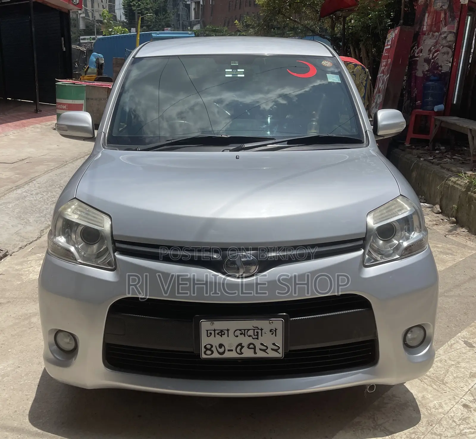 Toyota Sienta 1.5 All-Wheel Drive 2014 Silver