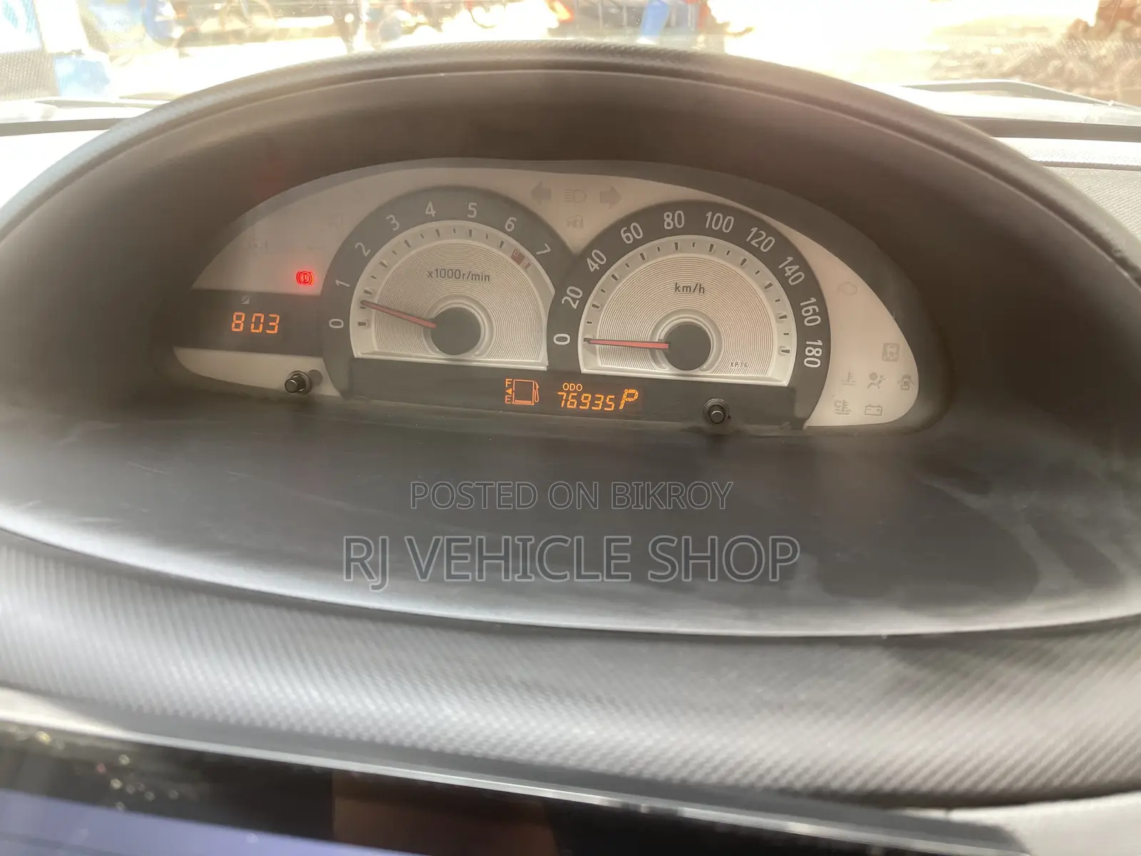 Toyota Sienta 1.5 All-Wheel Drive 2014 Silver