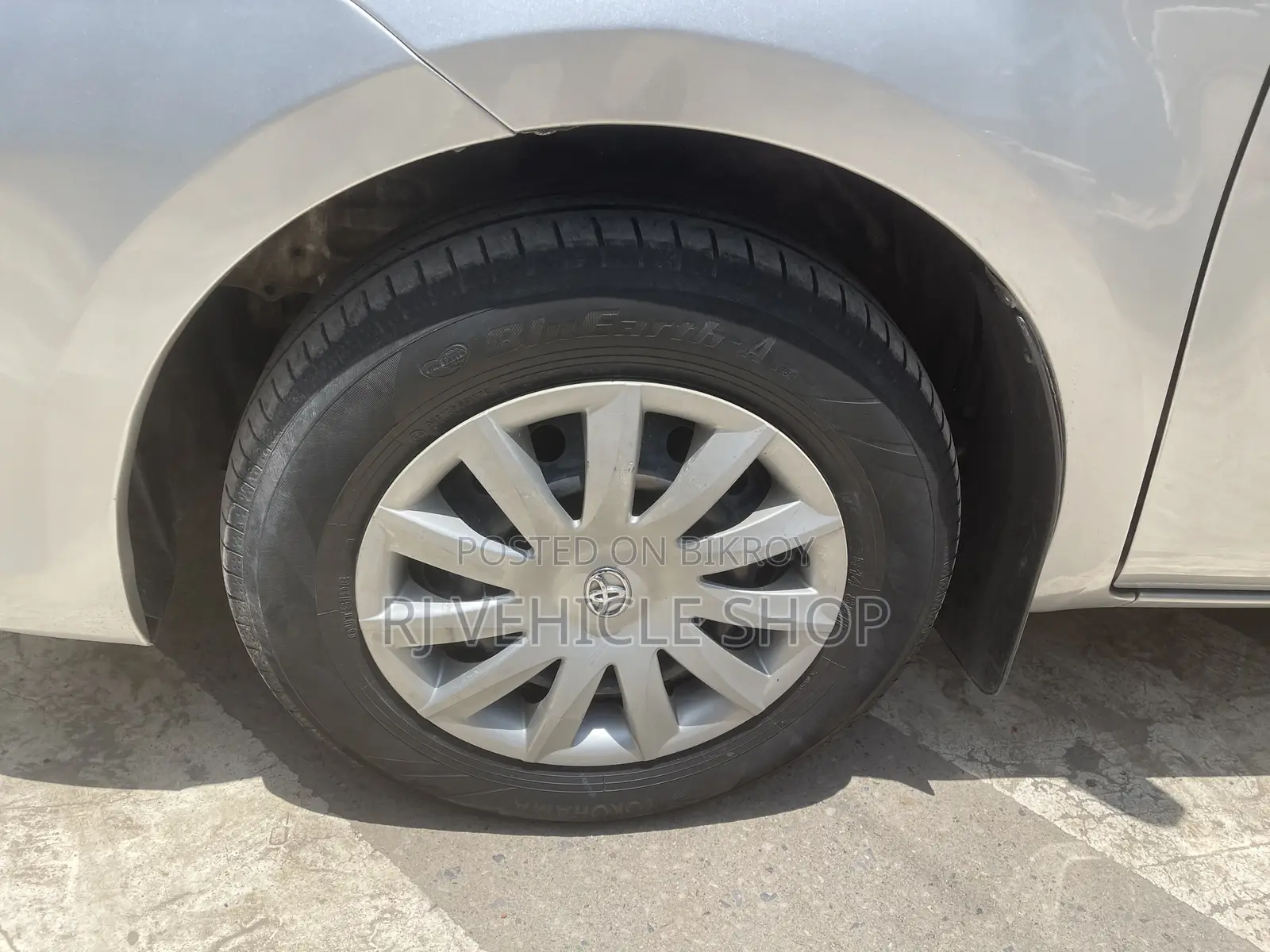 Toyota Sienta 1.5 All-Wheel Drive 2014 Silver