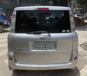 Toyota Sienta 1.5 All-Wheel Drive 2014 Silver