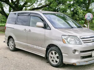Toyota Noah 2003 Silver