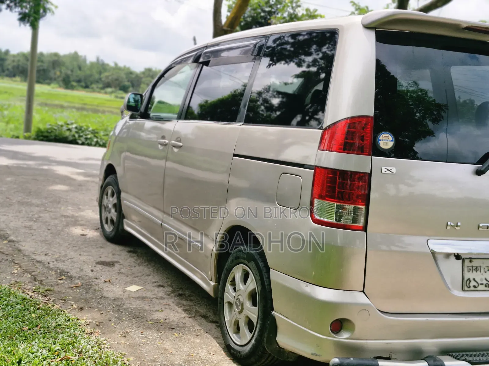 Toyota Noah 2003 Silver