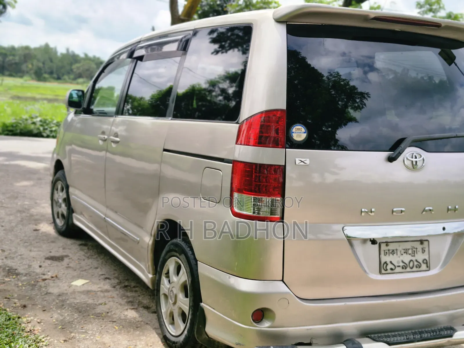 Toyota Noah 2003 Silver