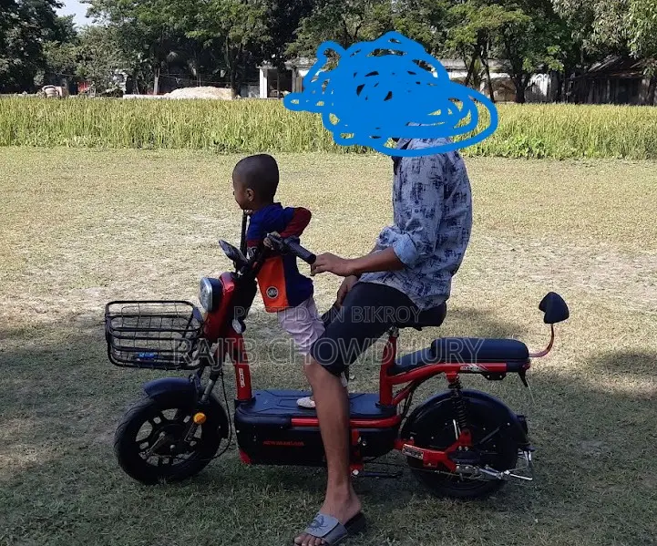 মোটরসাইকেল ২০২২ লাল