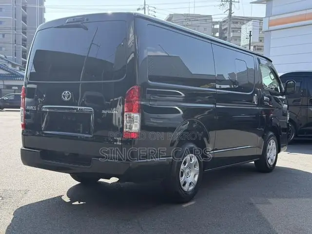 Toyota HiAce 2021 Black