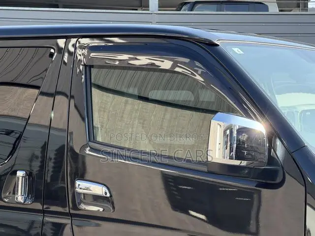 Toyota HiAce 2021 Black