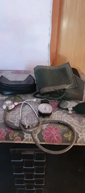 Blood Pressure and Heart Rate Monitoring Machine