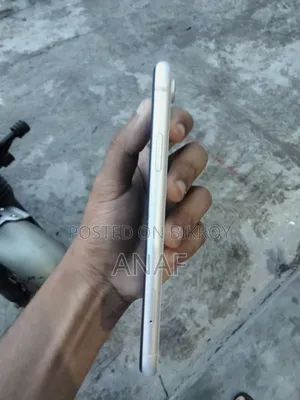 Apple iPhone XR 128 GB White