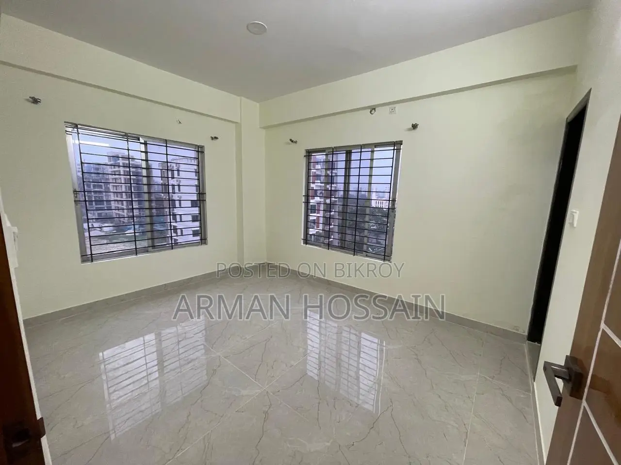 Furnished 3-bedroom Apartment in Jam Jam Tower, Bashundhara City for Sale