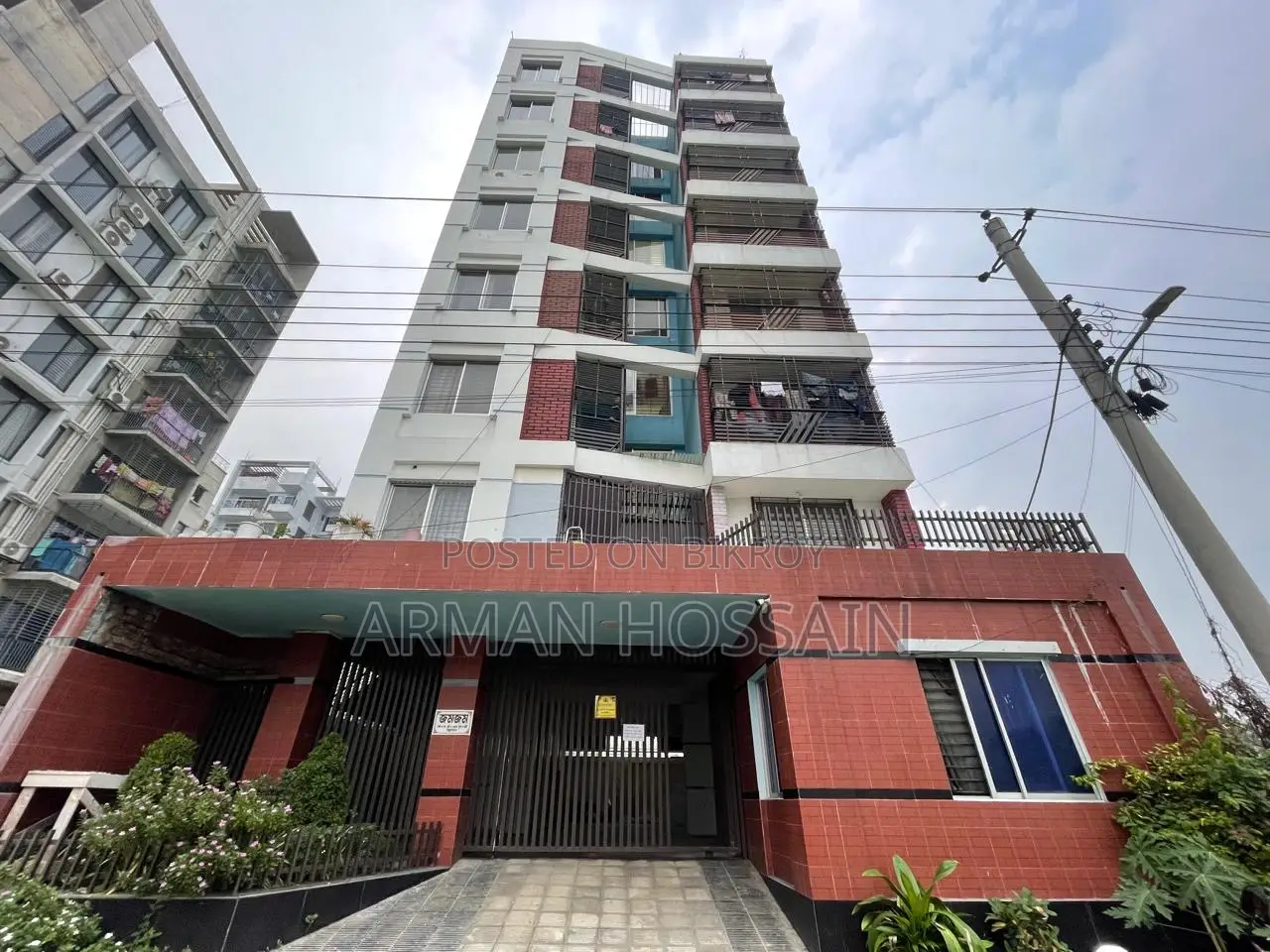 Furnished 3-bedroom Apartment in Jam Jam Tower, Bashundhara City for Sale