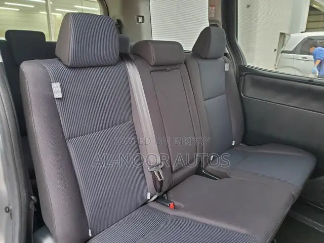 Toyota Noah 2021 Silver