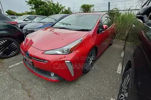 Toyota Prius 2021 Red