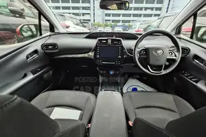 Toyota Prius 2021 Red