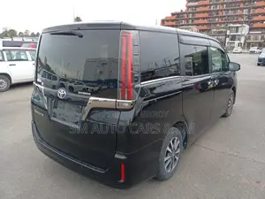 Toyota Esquire 2.0 FWD (7 Seater) 2021 Black