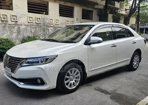 টয়োটা প্রমিও ২০১৬ পার্ল