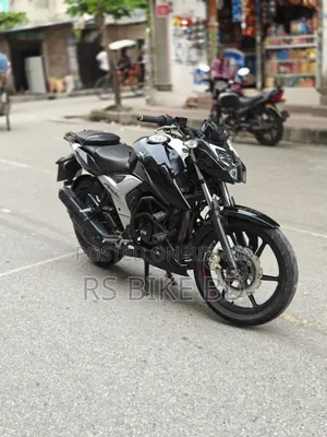 TVS Apache 160 4V 2022 কালো