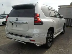 Toyota Land Cruiser Prado 2.7 2023 Pearl