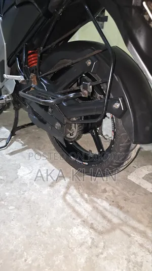 ইয়ামাহা ২০১৯ কালো