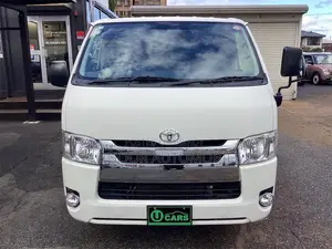 Toyota HiAce 2021 White