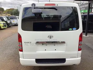 Toyota HiAce 2021 White