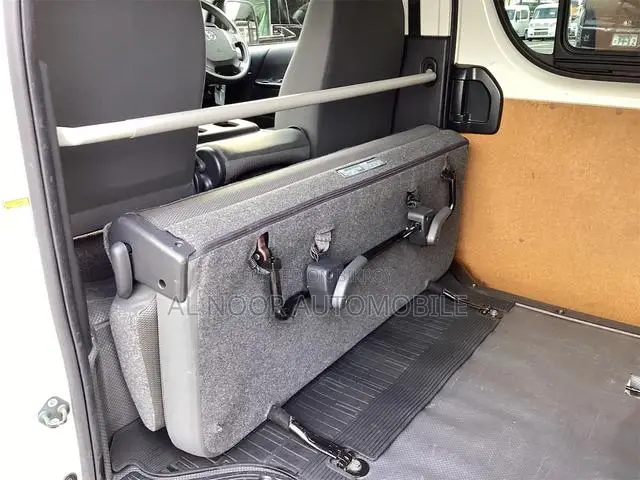 Toyota HiAce 2021 White