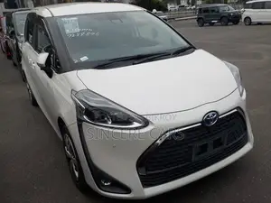 Toyota Sienta 2021 Pearl