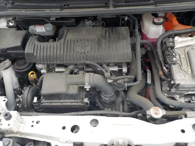 Toyota Sienta 2021 Pearl
