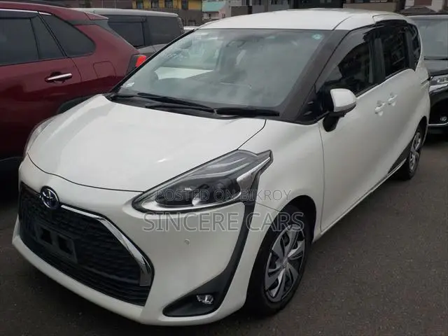 Toyota Sienta 2021 Pearl