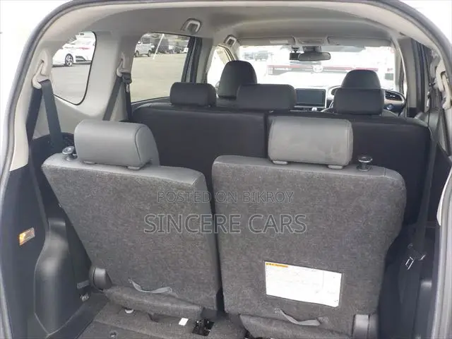 Toyota Sienta 2021 Pearl