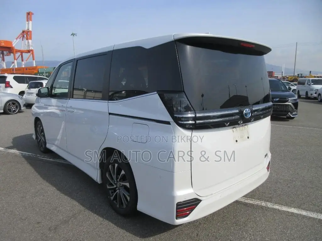 Toyota Voxy Hybrid S-Z 2WD 7-Seater 2022 Pearl