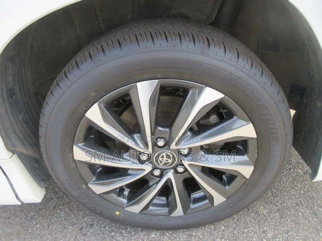 Toyota Voxy Hybrid S-Z 2WD 7-Seater 2022 Pearl