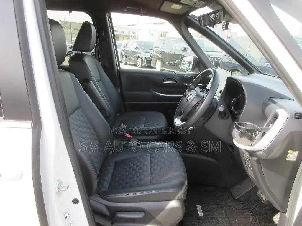 Toyota Voxy Hybrid S-Z 2WD 7-Seater 2022 Pearl