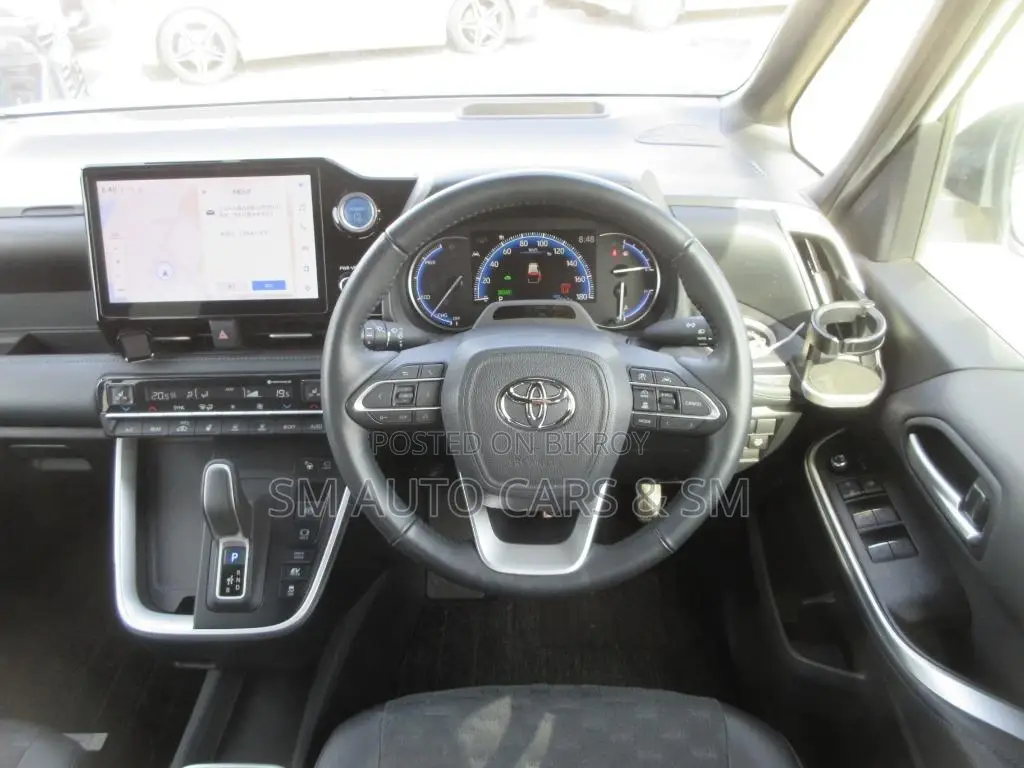 Toyota Voxy Hybrid S-Z 2WD 7-Seater 2022 Pearl