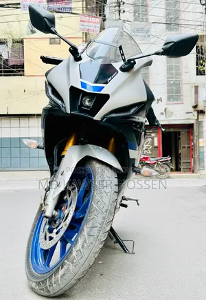 ইয়ামাহা ২০২৩ সিলভার