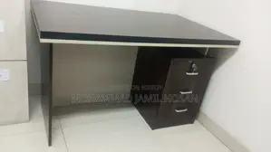 অফিস এক্সিকিউটিভ টেবিল